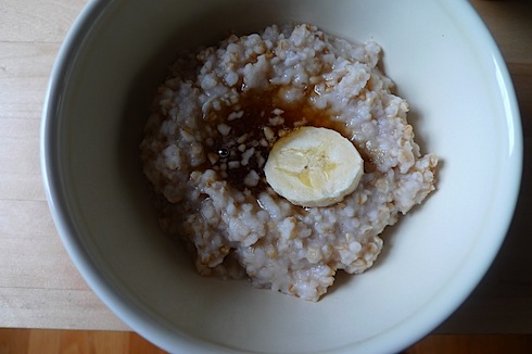 oatmeal with one banana.JPG